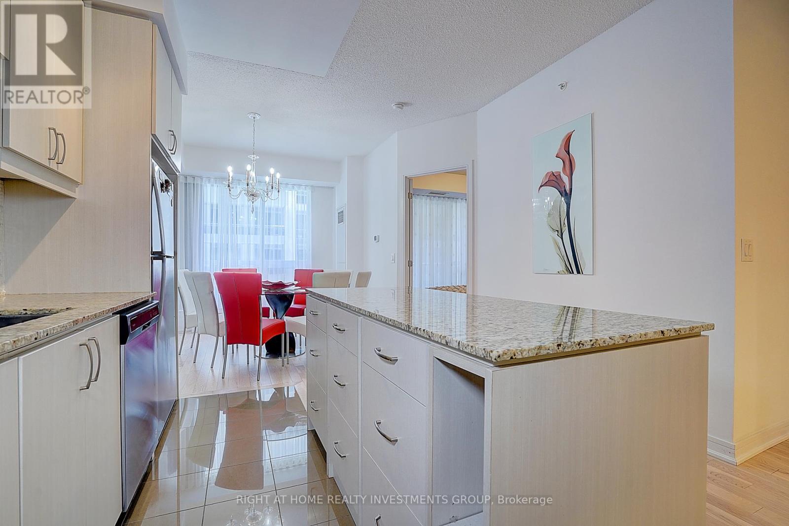 415 Ne - 9205 Yonge Street, Richmond Hill, Ontario  L4C 1V5 - Photo 23 - N12252667