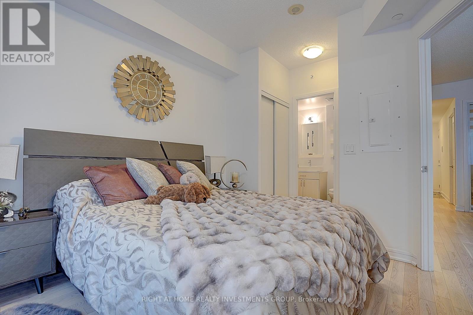 415 Ne - 9205 Yonge Street, Richmond Hill, Ontario  L4C 1V5 - Photo 32 - N12252667