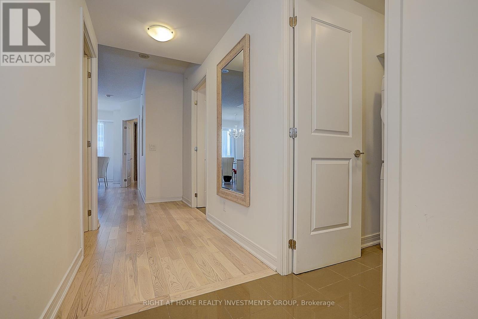 415 Ne - 9205 Yonge Street, Richmond Hill, Ontario  L4C 1V5 - Photo 8 - N12252667