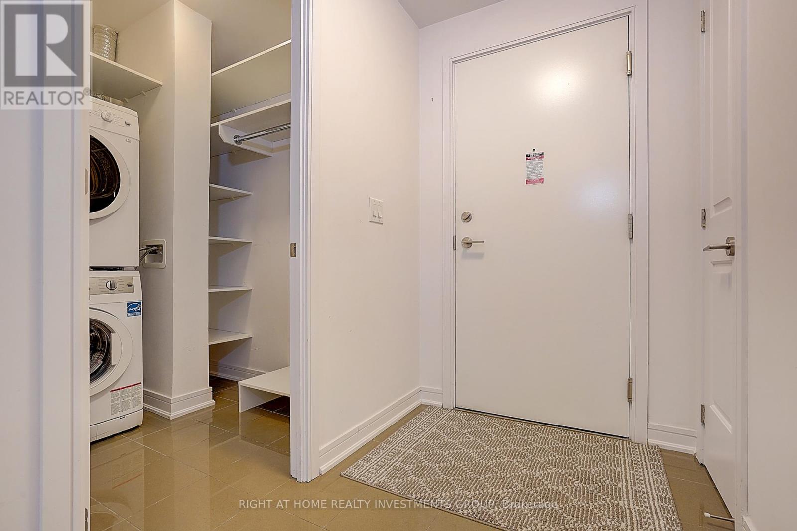 415 Ne - 9205 Yonge Street, Richmond Hill, Ontario  L4C 1V5 - Photo 9 - N12252667