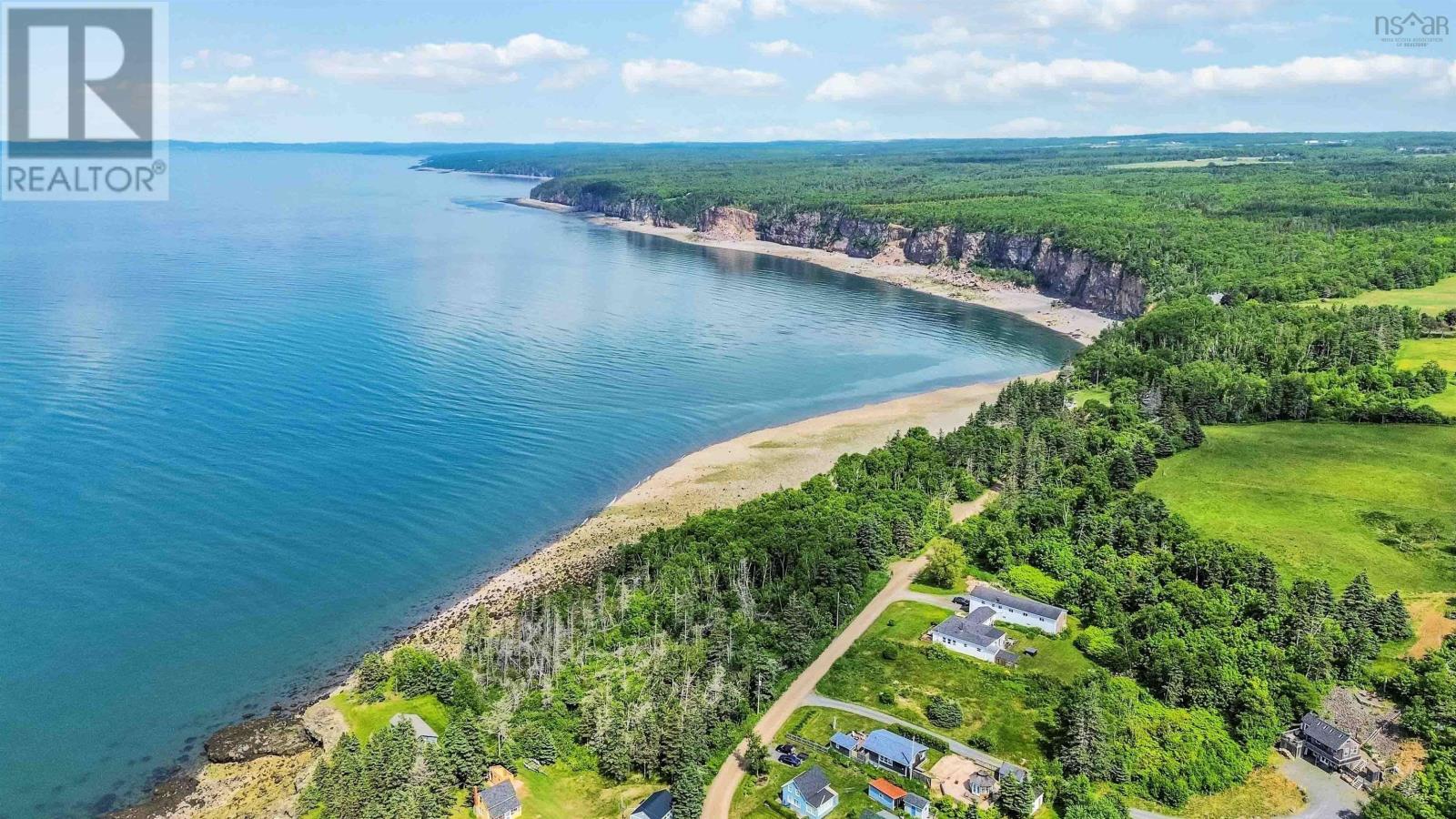 54 Cove Road, Halls Harbour, Nova Scotia  B0P 1J0 - Photo 3 - 202509264