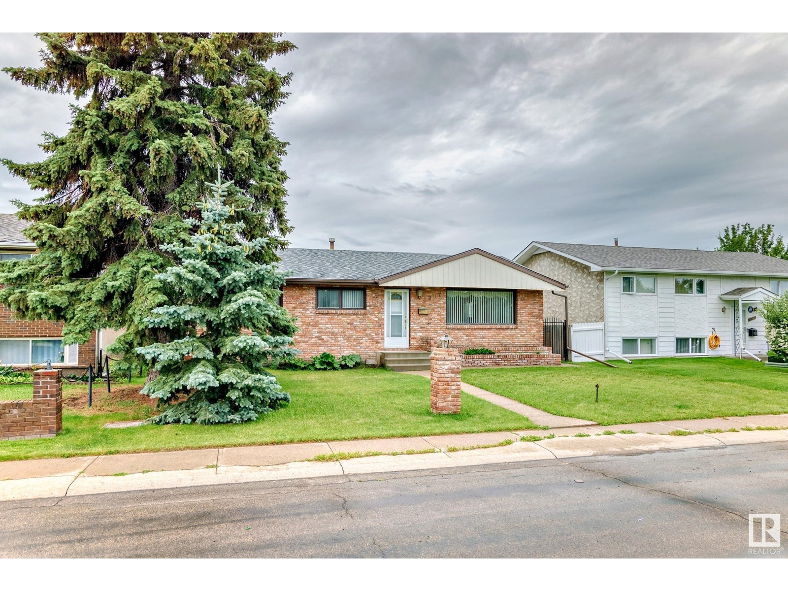 Property at 8907 138 AV NW image 1