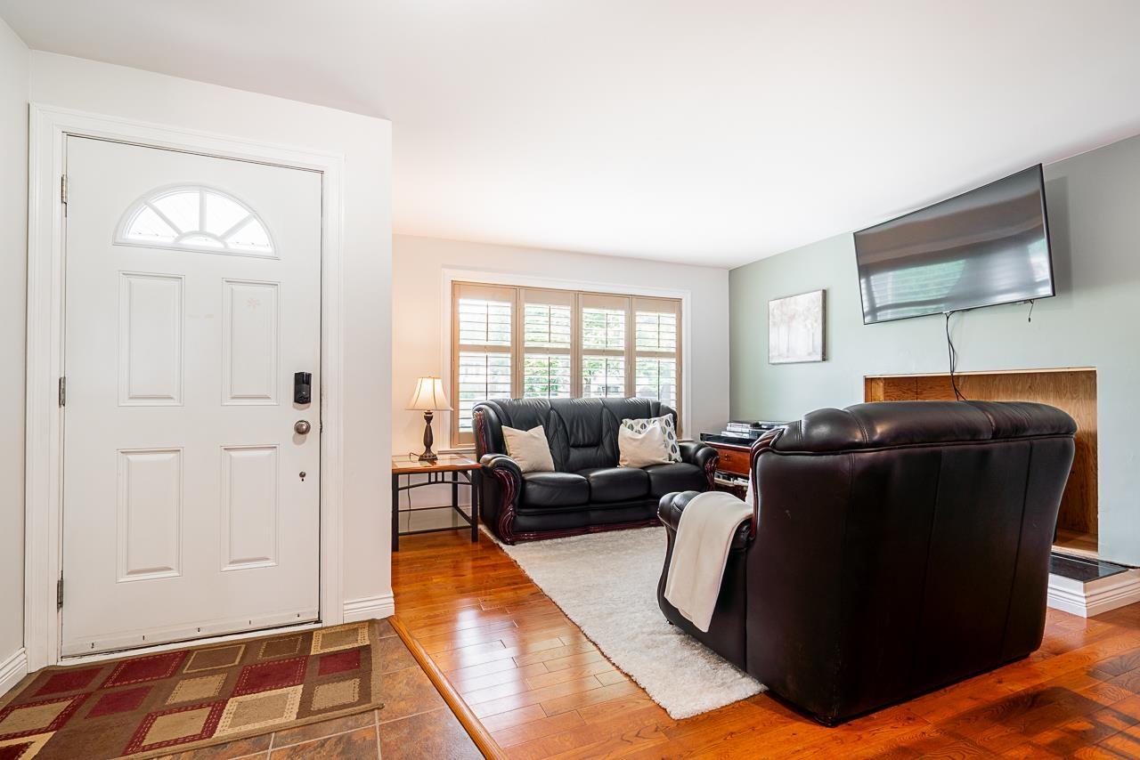 Property at 26440 28A AVENUE image 3