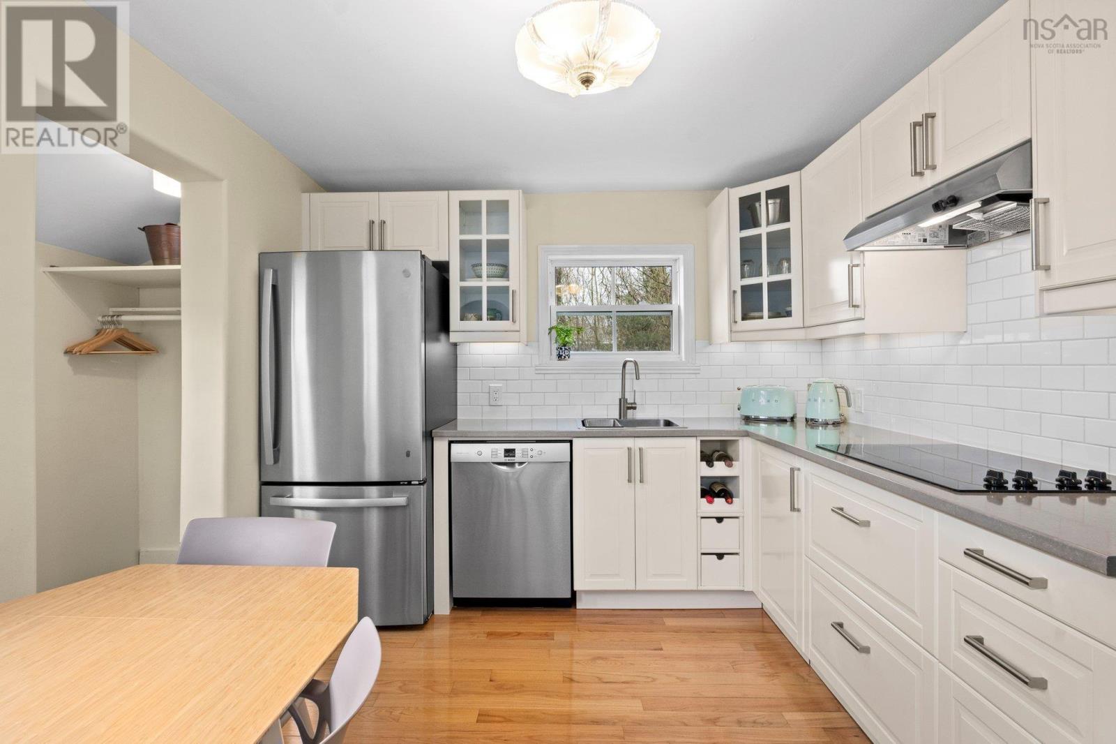 5856 Livingstone Street, Halifax, Nova Scotia  B3K 2C3 - Photo 9 - 202506891