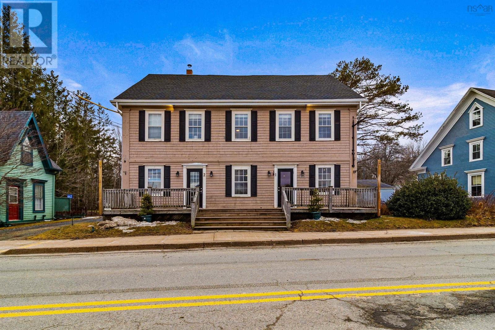 662 Main Street, Mahone Bay, Nova Scotia  B0J 2E0 - Photo 1 - 202504683