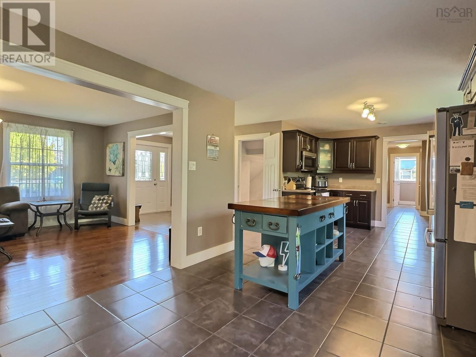 Property at 80 Burris Drive image 3