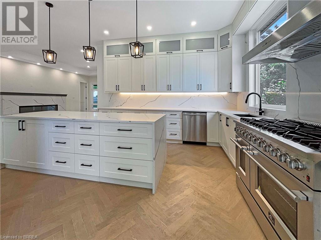 Property at 232 ELLIS Avenue image 5