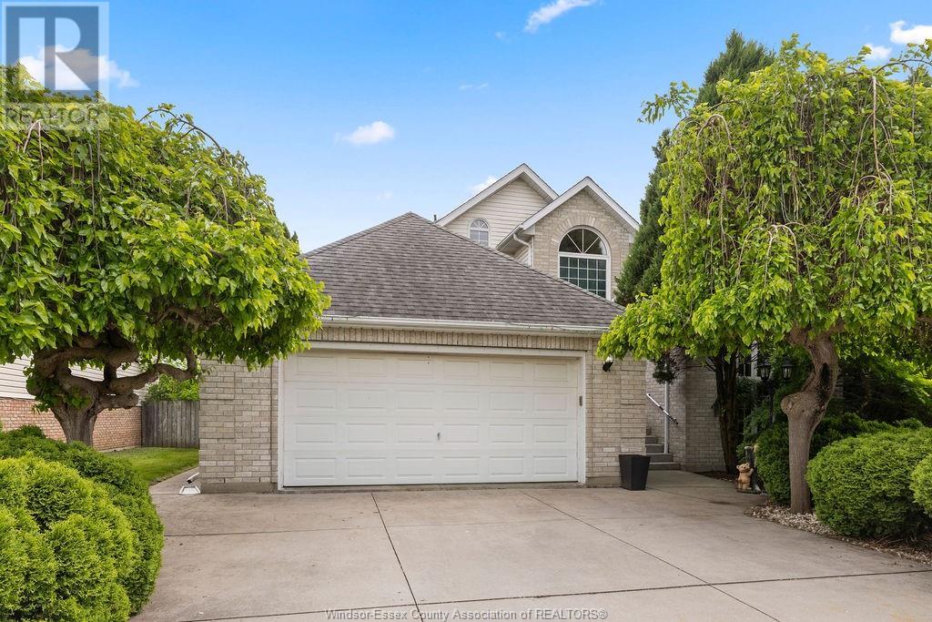 MLS# 25016401: 4577 HUNT CLUB CRESCENT, Windsor, Canada