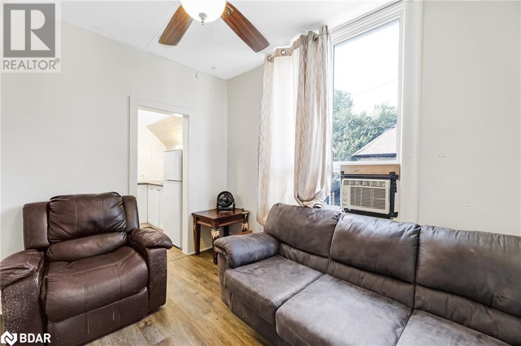 Photo 24 of 33 for 281 Egerton Street