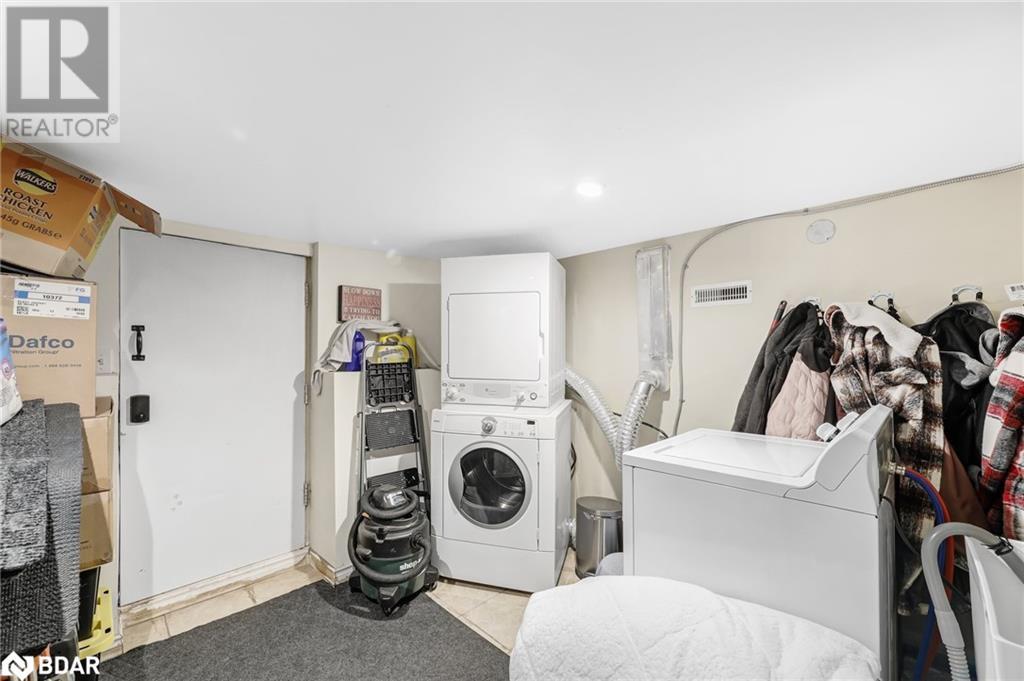 Photo 31 of 33 for 281 Egerton Street