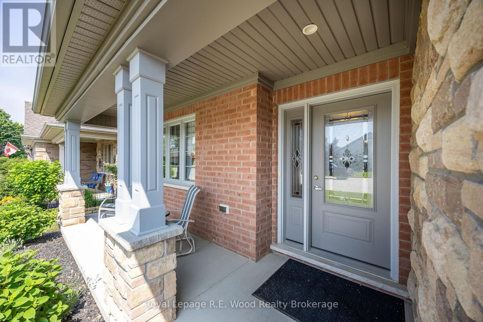 32 Esseltine Drive, Tillsonburg, Ontario  N4G 0C3 - Photo 2 - X12252773