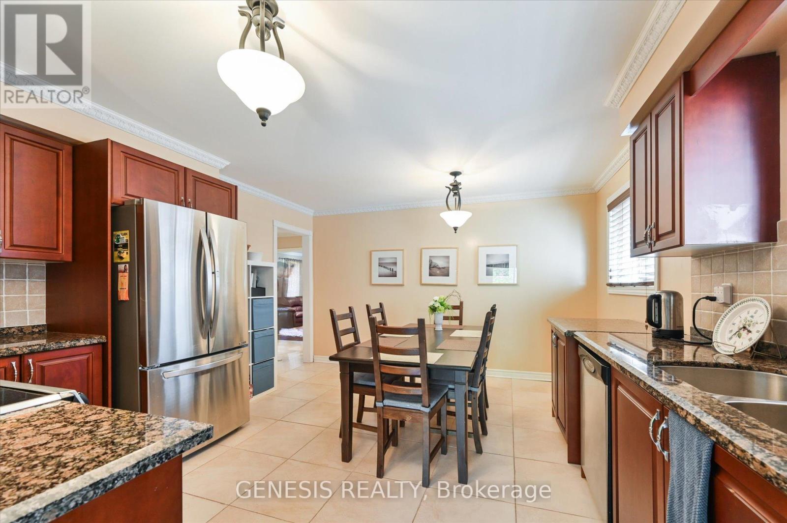 242 Banbury Road, Toronto, Ontario  M3B 3C8 - Photo 10 - C12252700