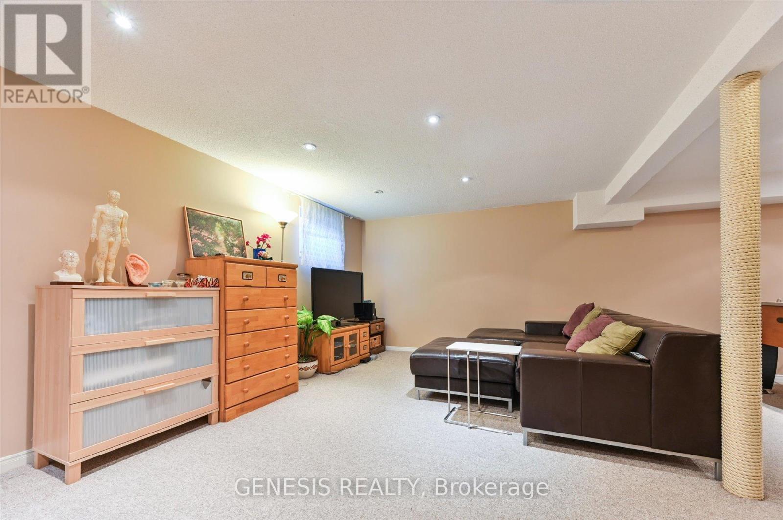 242 Banbury Road, Toronto, Ontario  M3B 3C8 - Photo 24 - C12252700