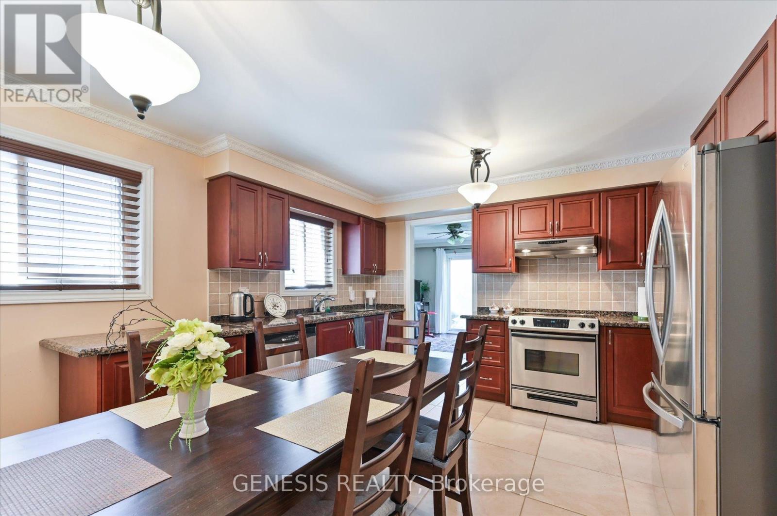 242 Banbury Road, Toronto, Ontario  M3B 3C8 - Photo 9 - C12252700