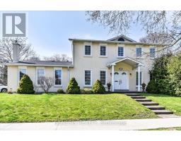 242 BANBURY ROAD, Toronto, Ontario