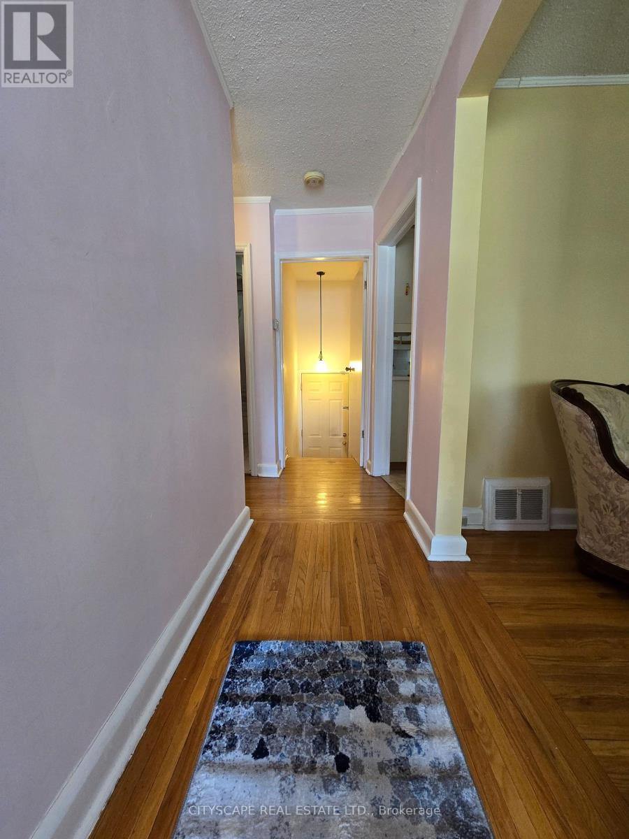 Property at 1 LETCHWORTH CRESCENT image 3