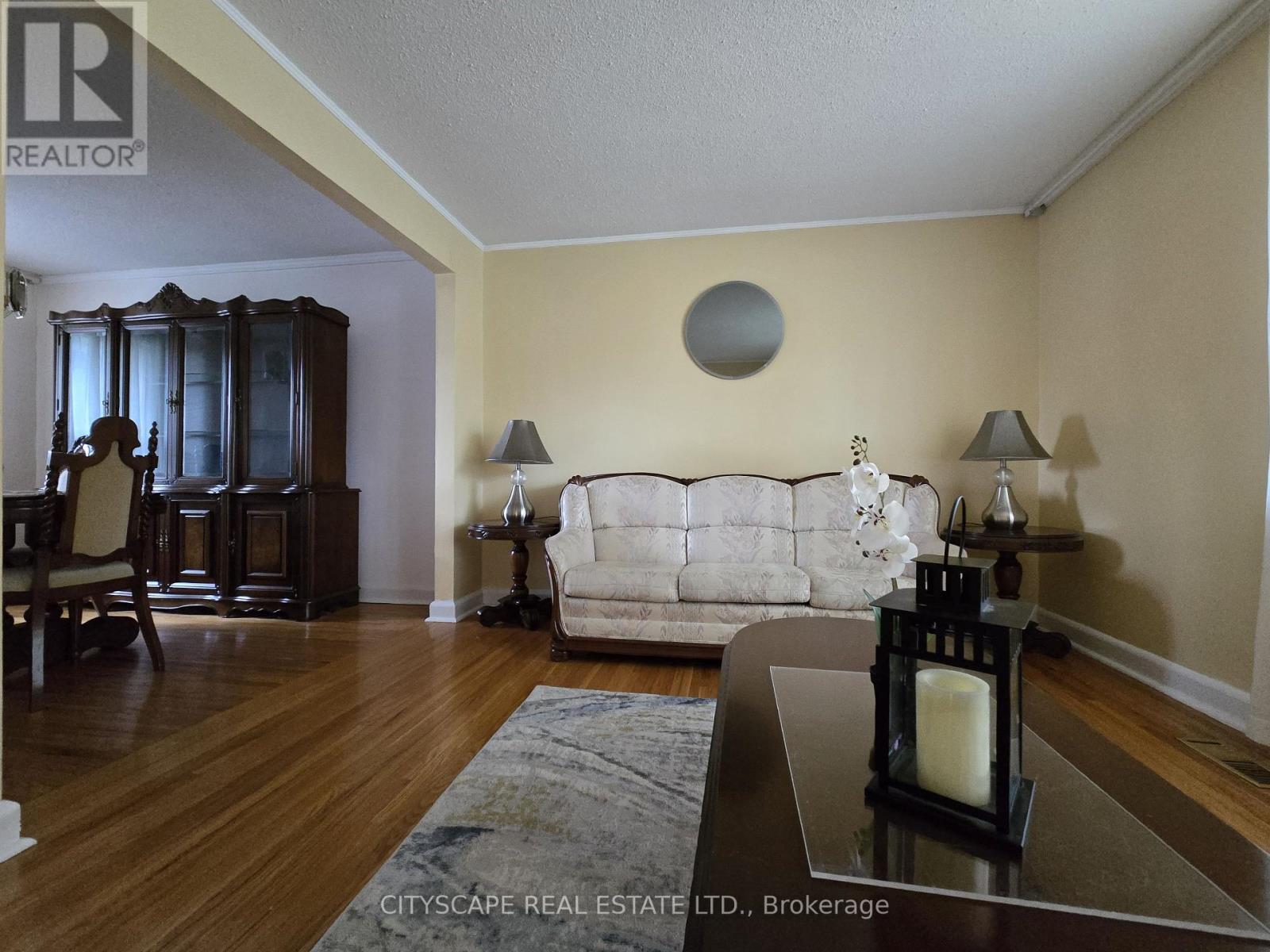 Property at 1 LETCHWORTH CRESCENT image 5