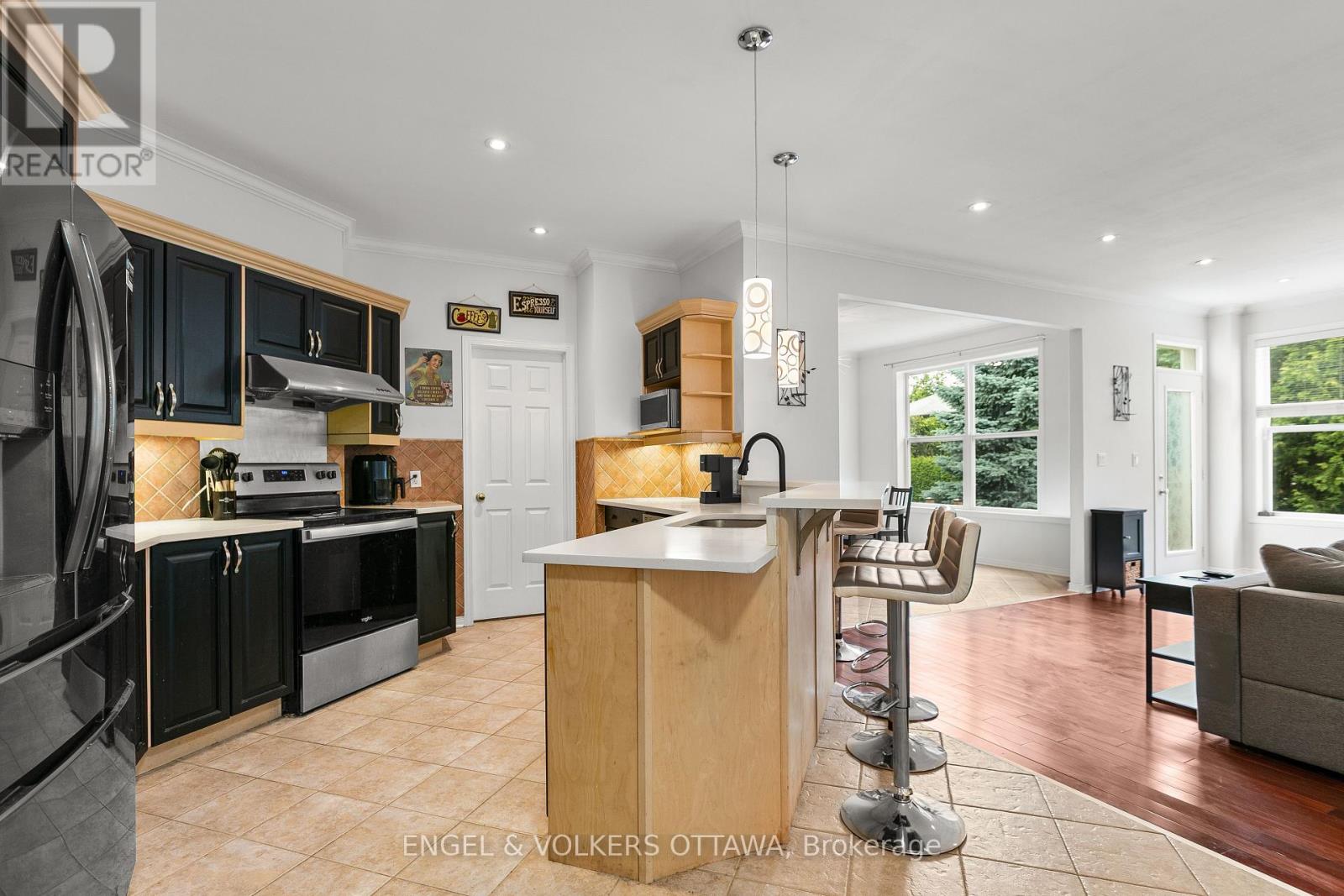 Property at 271 BERRIGAN DRIVE image 4