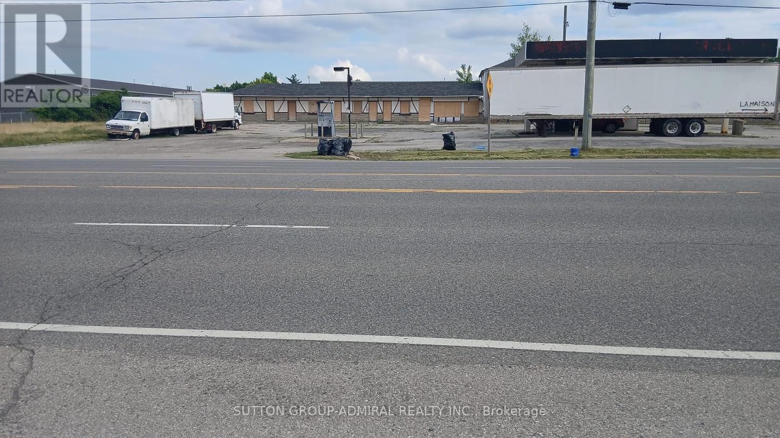 1387 Colborne Street E, Brantford, Ontario  N3T 5M1 - Photo 1 - X12252755