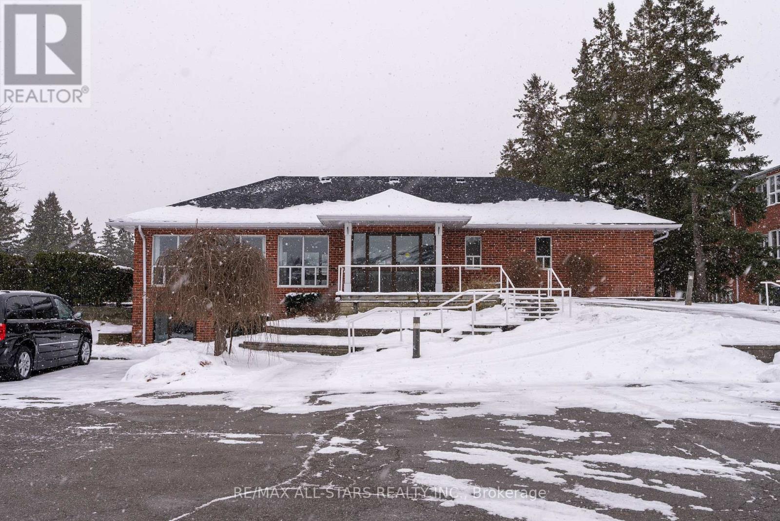 208 - 2 Heritage Way, Kawartha Lakes, Ontario  K9V 5P5 - Photo 27 - X12252780