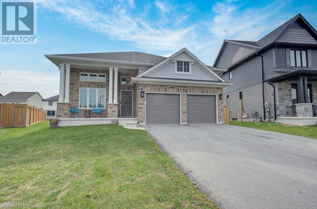 Photo 2 of 43 for 9 Clover Cir Circle