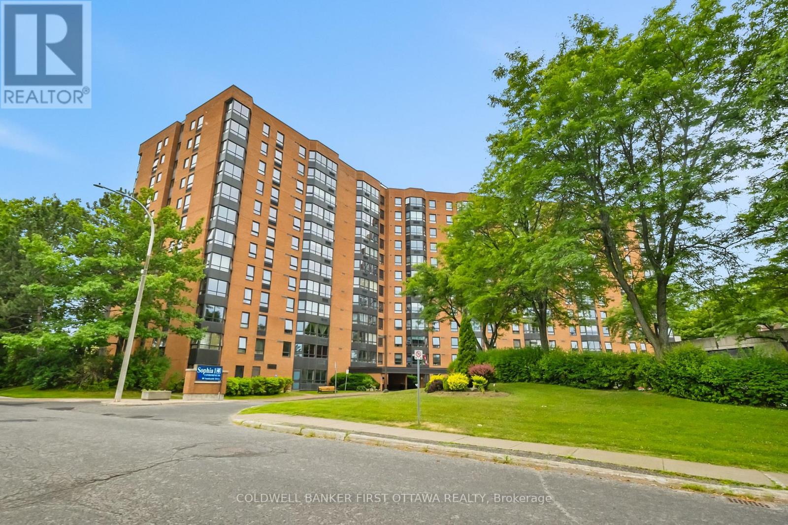 Property at 412 - 80 SANDCASTLE DRIVE image 1