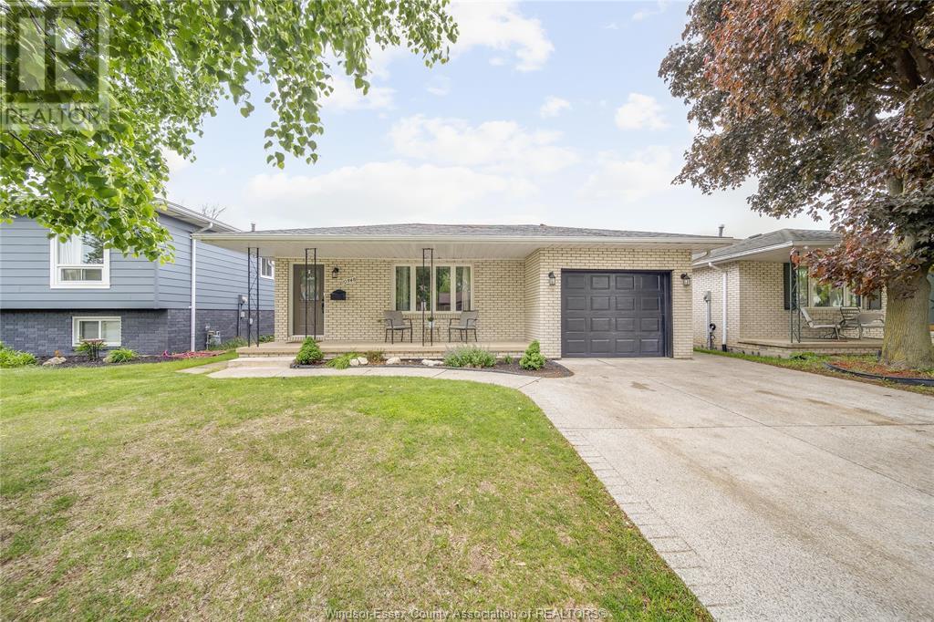 MLS# 25016414: 10348 LONSDALE CRESCENT, Windsor, Canada
