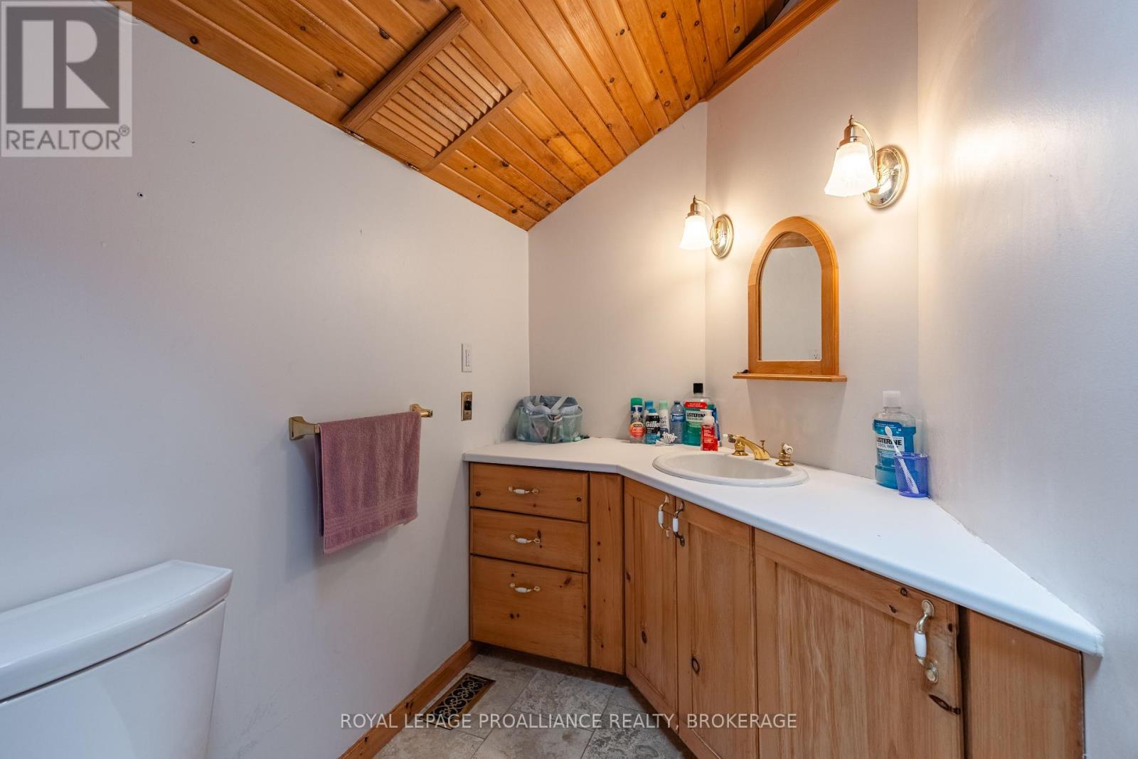 67 Mack Street, Kingston, Ontario  K7L 1N8 - Photo 36 - X12252913
