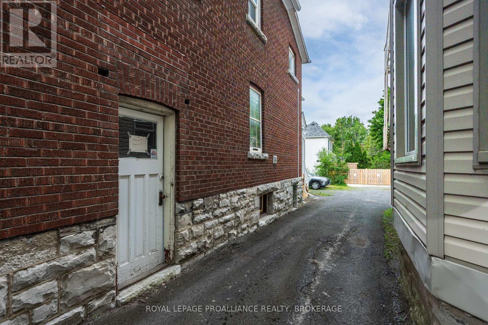 67 Mack Street, Kingston, Ontario  K7L 1N8 - Photo 43 - X12252913