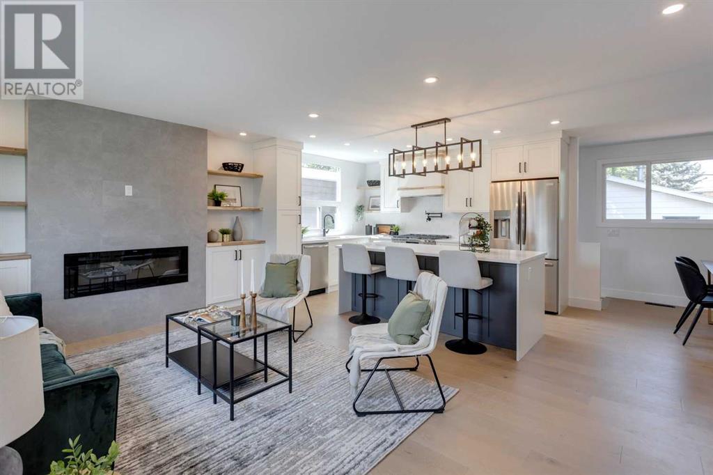 Property at 5328 La Salle Crescent SW image 4