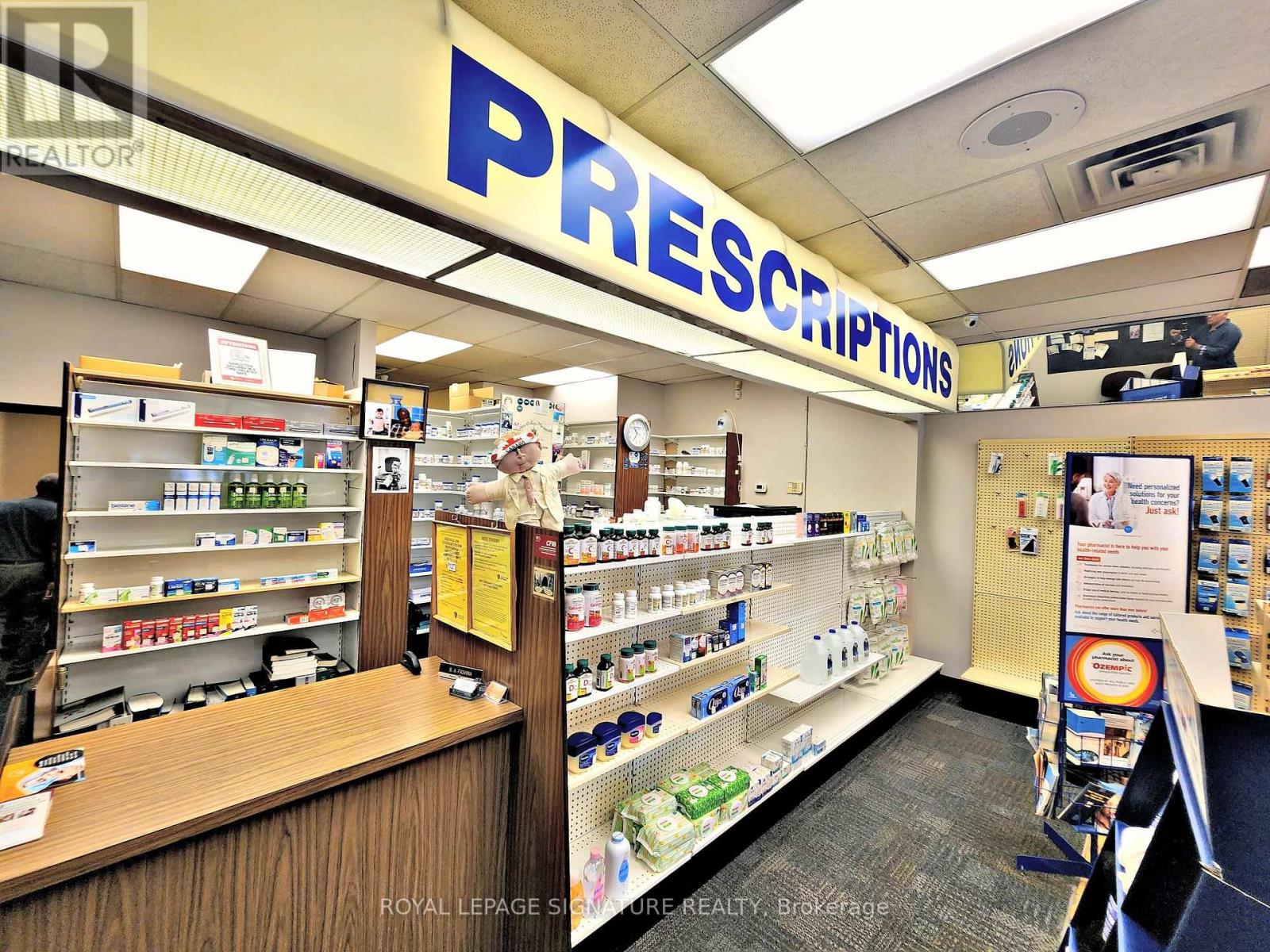 332 Main Street N, Brampton (Downtown Brampton), Ontario  L6V 1P8 - Photo 3 - W12252818