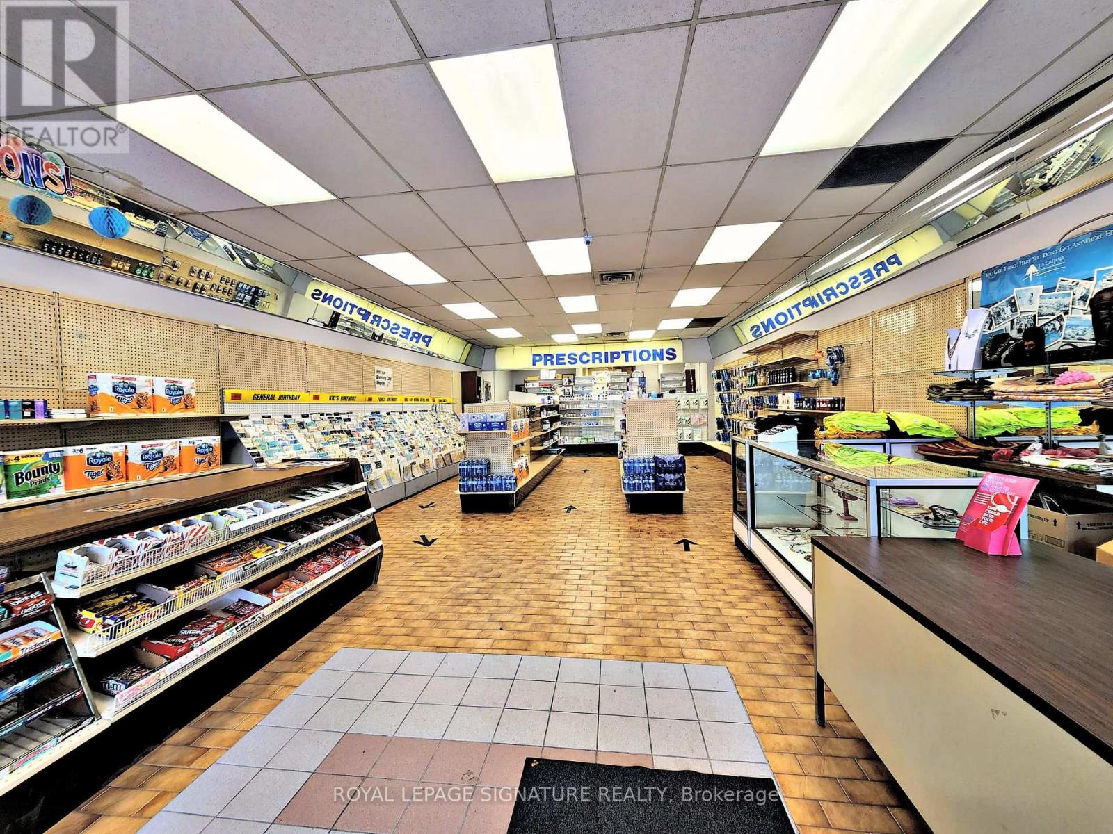 332 Main Street N, Brampton (Downtown Brampton), Ontario  L6V 1P8 - Photo 4 - W12252818