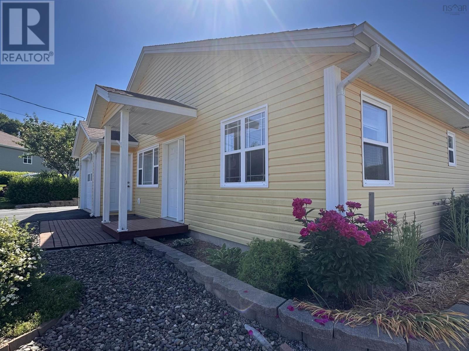 Property at 8 Dr Ernst Court image 2