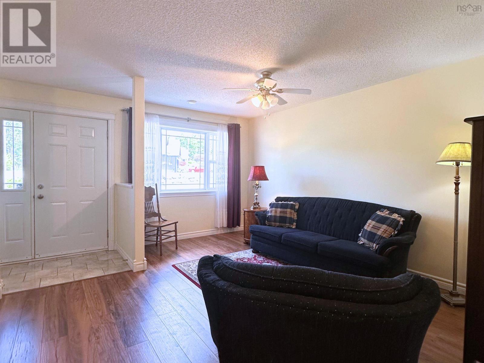 Property at 8 Dr Ernst Court image 3