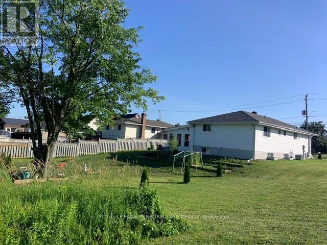 2261 Pitt Street, Cornwall, Ontario  K6K 1A4 - Photo 31 - X12252908