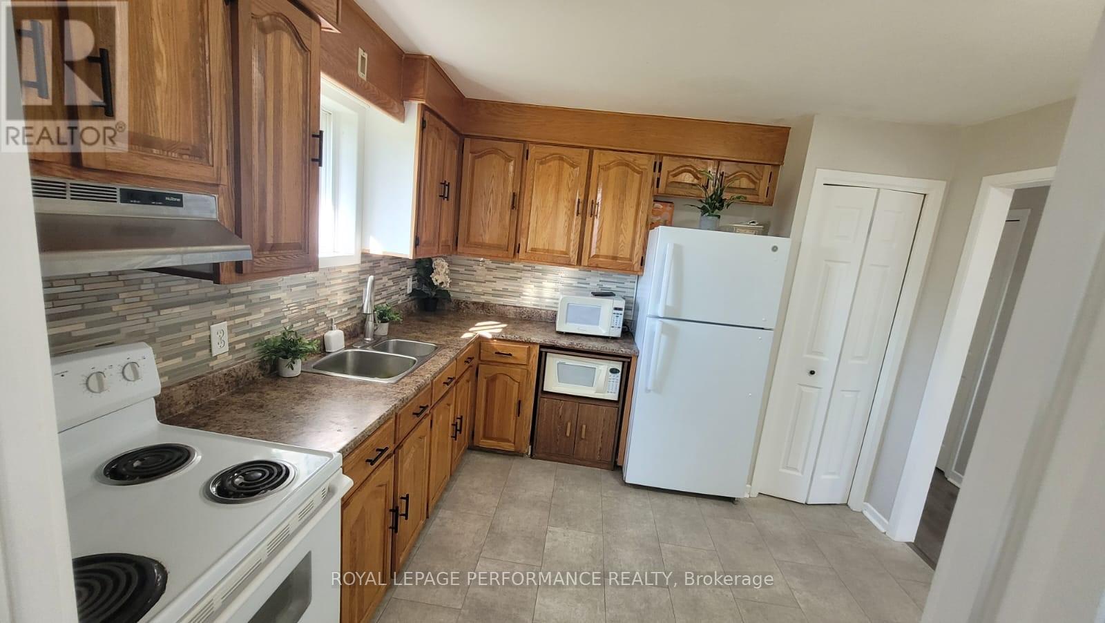 Property at 2261 PITT STREET image 4