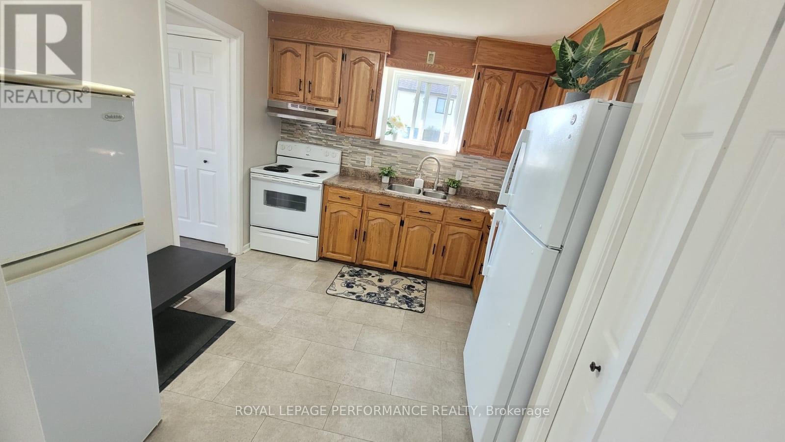 Property at 2261 PITT STREET image 5