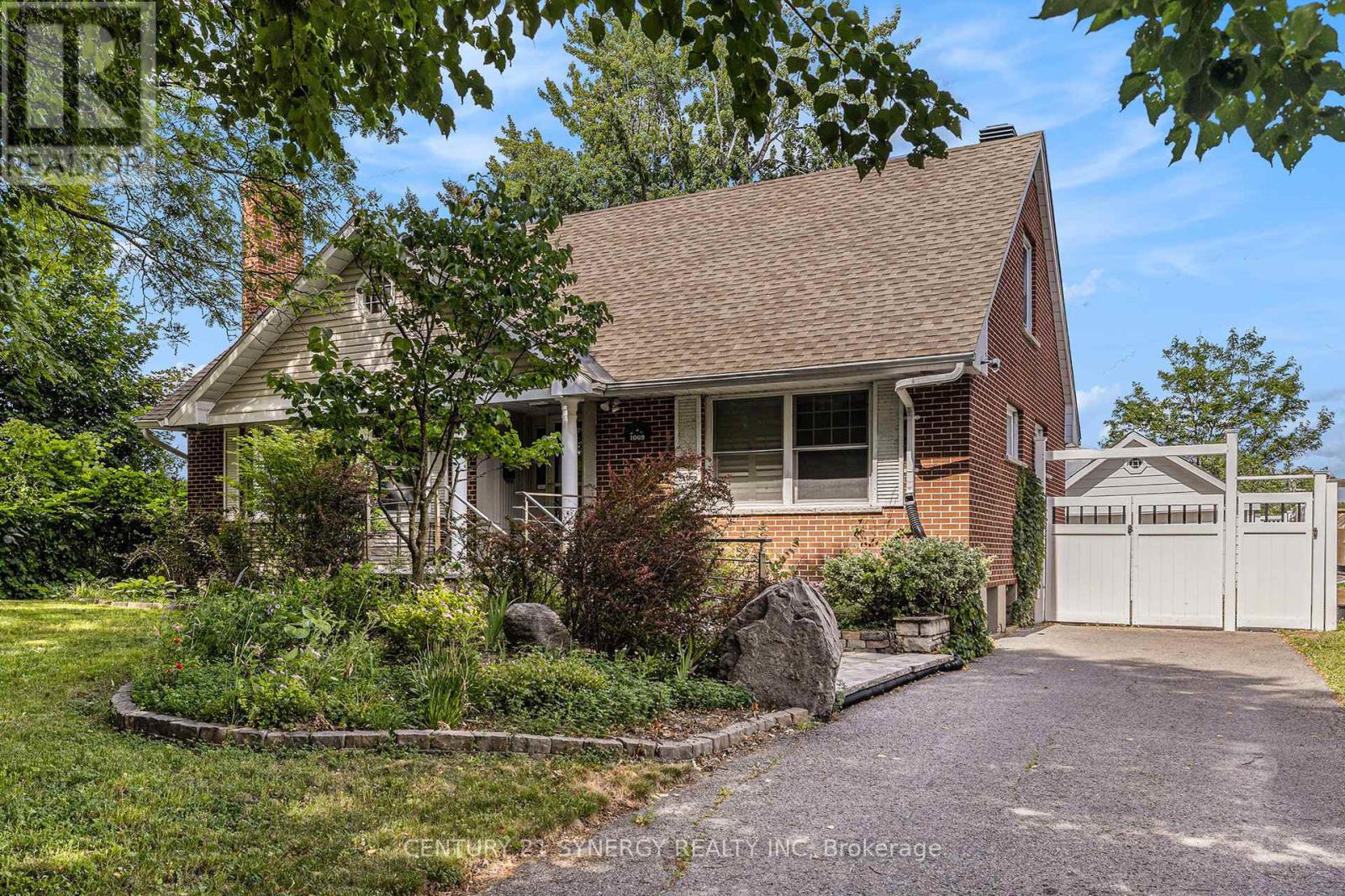 Property at 1069 ARNOT ROAD image 3