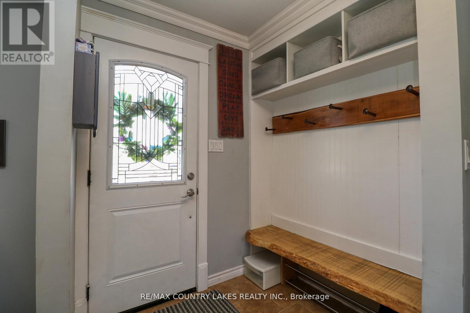 Property at 271 LAKELAND CRESCENT image 3