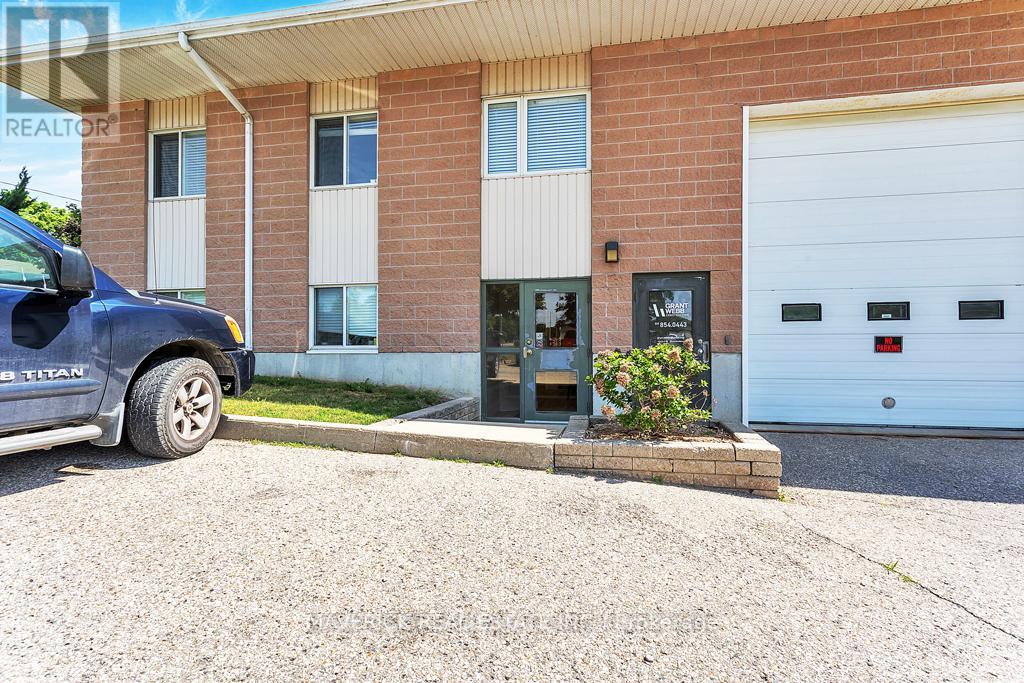 160 Carnegie Street, Ingersoll, Ontario  N5C 4A8 - Photo 2 - X12253018