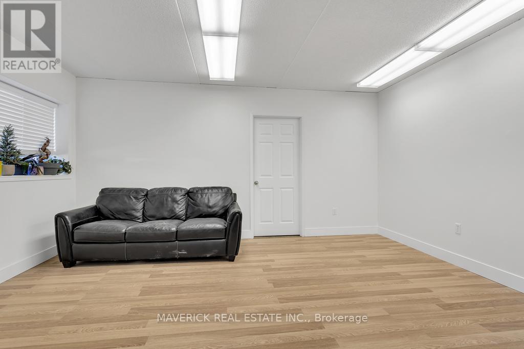 160 Carnegie Street, Ingersoll, Ontario  N5C 4A8 - Photo 6 - X12253018