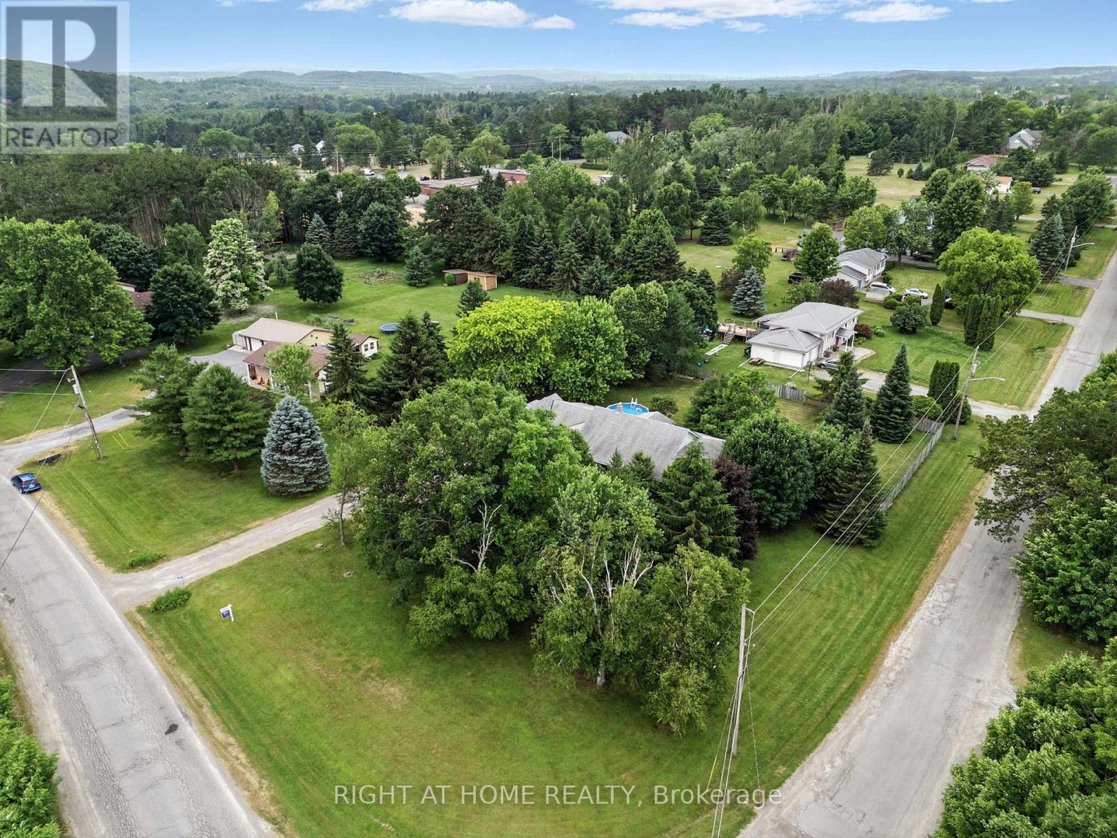 66 Zion Road, Quinte West, Ontario  K0K 2C0 - Photo 4 - X12252909