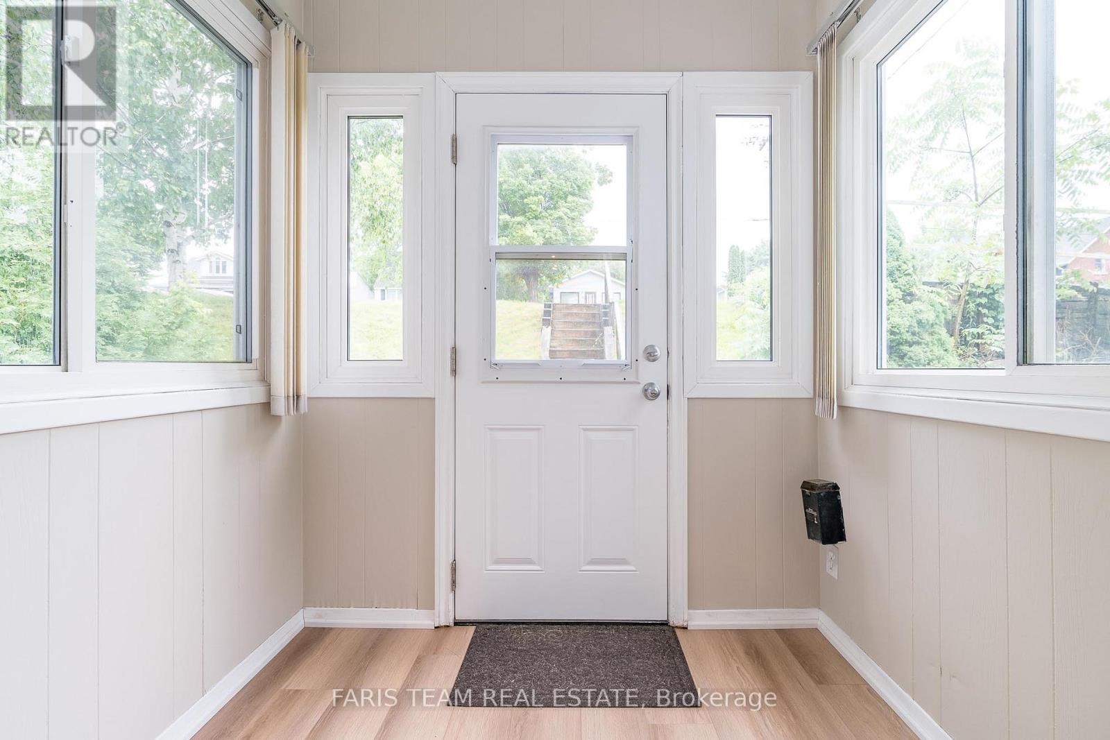 Property at 79 POYNTZ STREET image 5