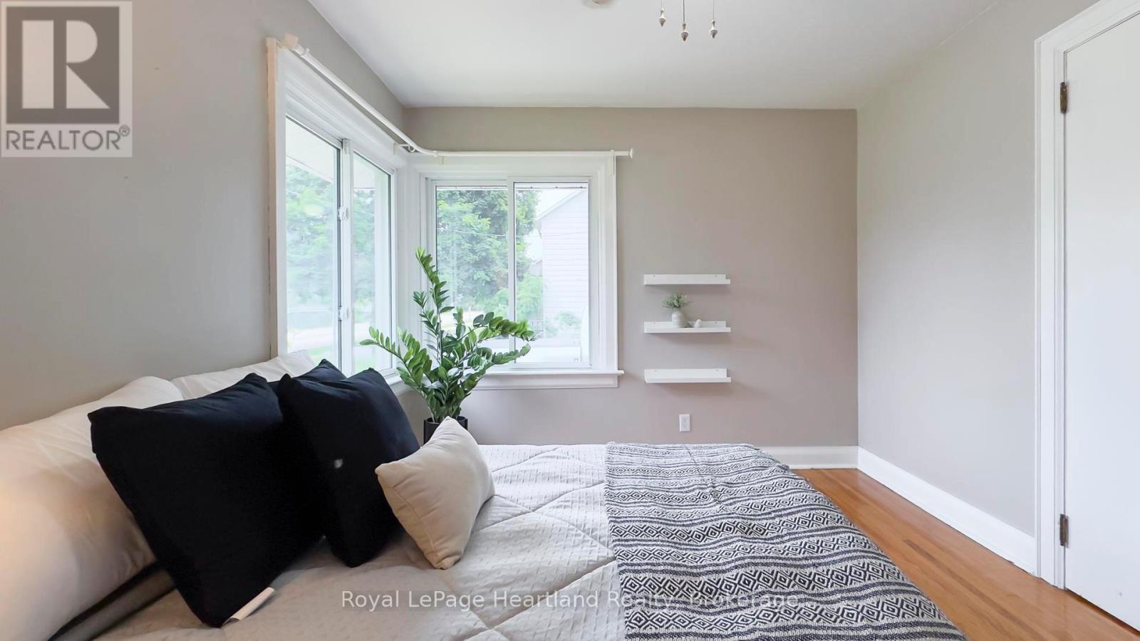 578 Stauffer Street, Huron-Kinloss, Ontario  N0G 2H0 - Photo 28 - X12253033