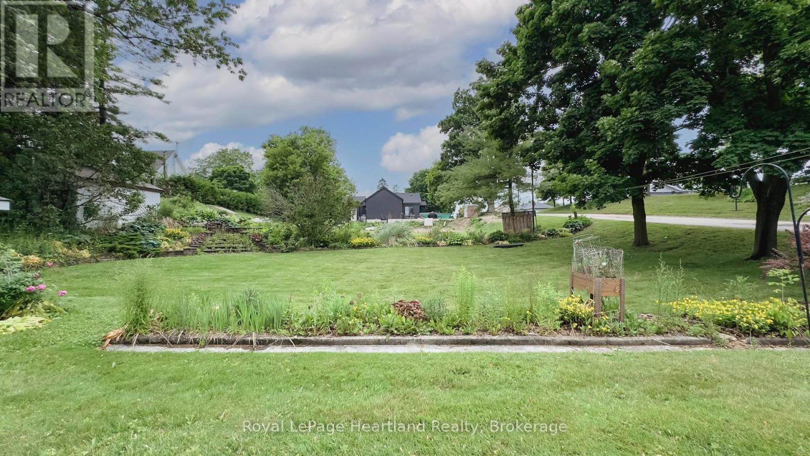 578 Stauffer Street, Huron-Kinloss, Ontario  N0G 2H0 - Photo 30 - X12253033