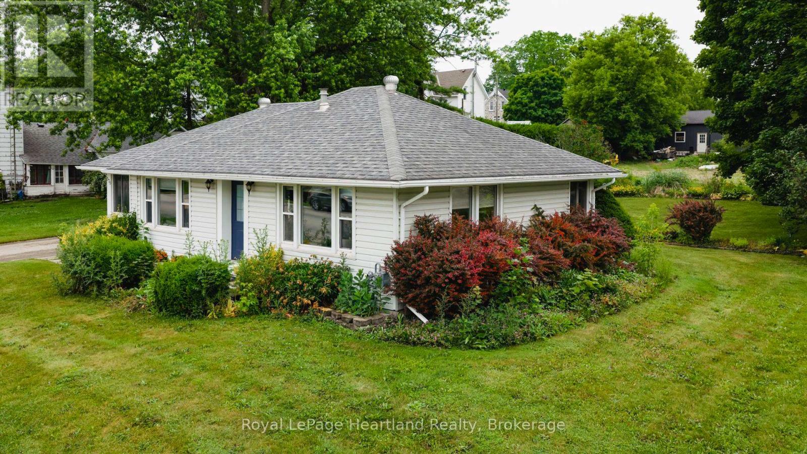 578 Stauffer Street, Huron-Kinloss, Ontario  N0G 2H0 - Photo 37 - X12253033