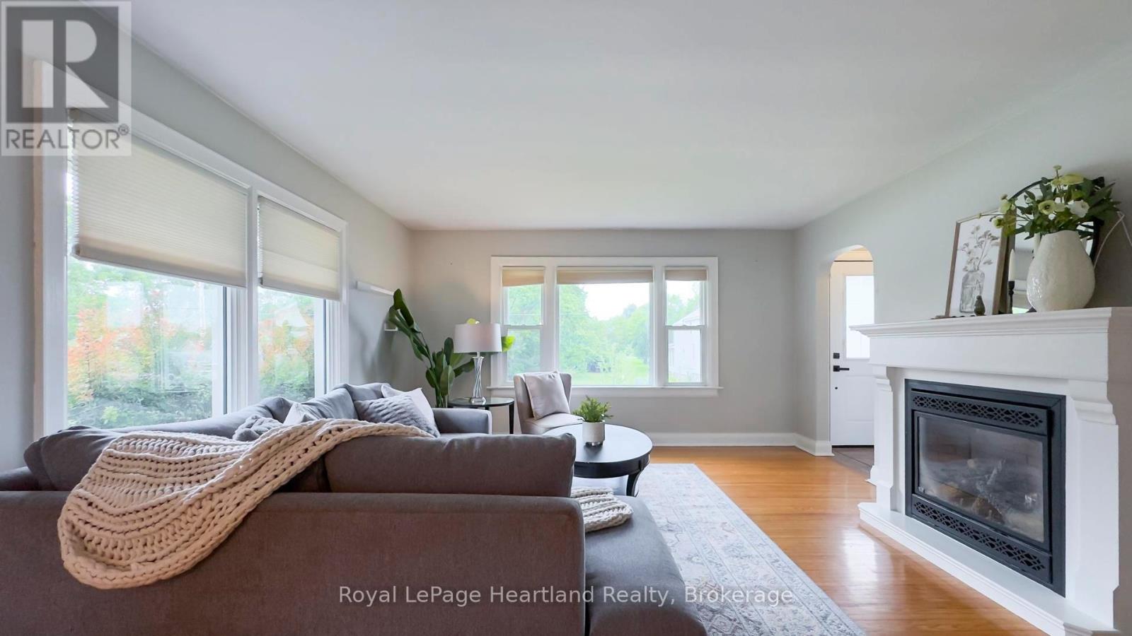 578 Stauffer Street, Huron-Kinloss, Ontario  N0G 2H0 - Photo 6 - X12253033