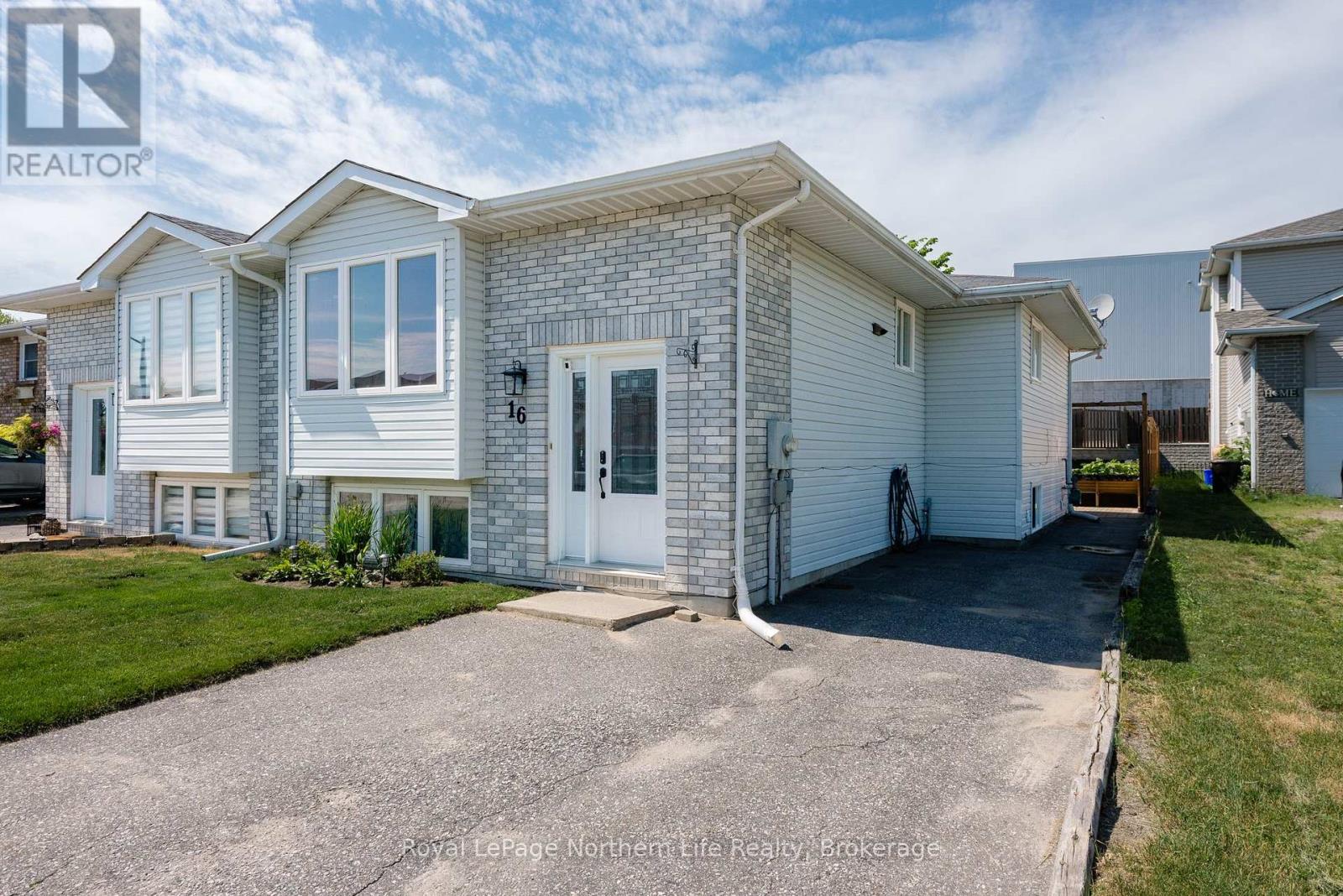 Property at 16 TIFFANY COURT image 1
