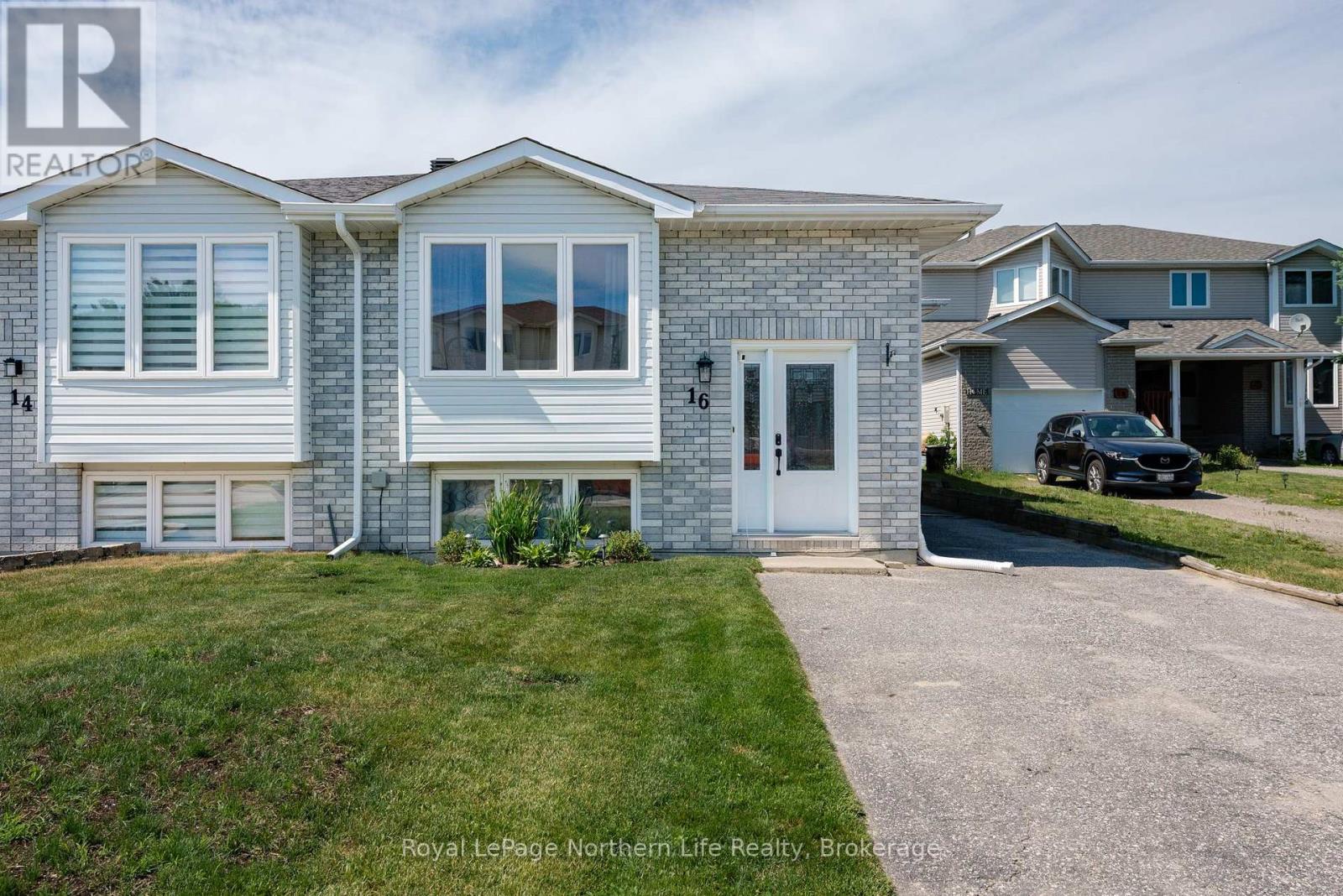 Property at 16 TIFFANY COURT image 2