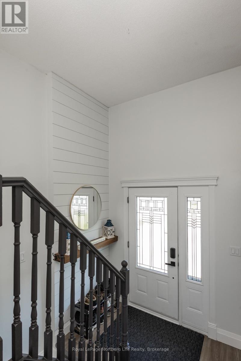 Property at 16 TIFFANY COURT image 4